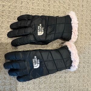 The North Face Water Resistant Gloves with Lining GIRLS SMALL (Ages 5-7)